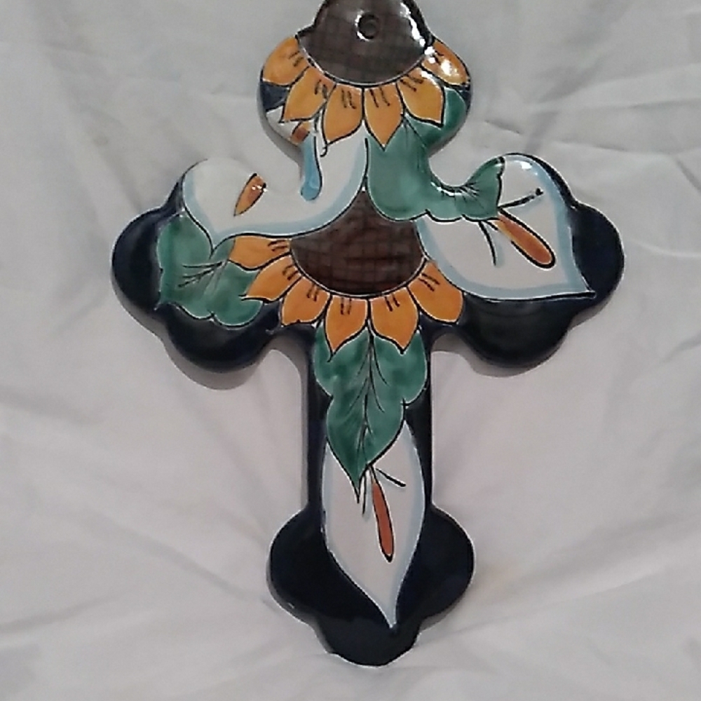Talavera Majolica or Tin-glazed Pottery Cross with Sunflower Floral Design (B4) - Picture 2 of 6